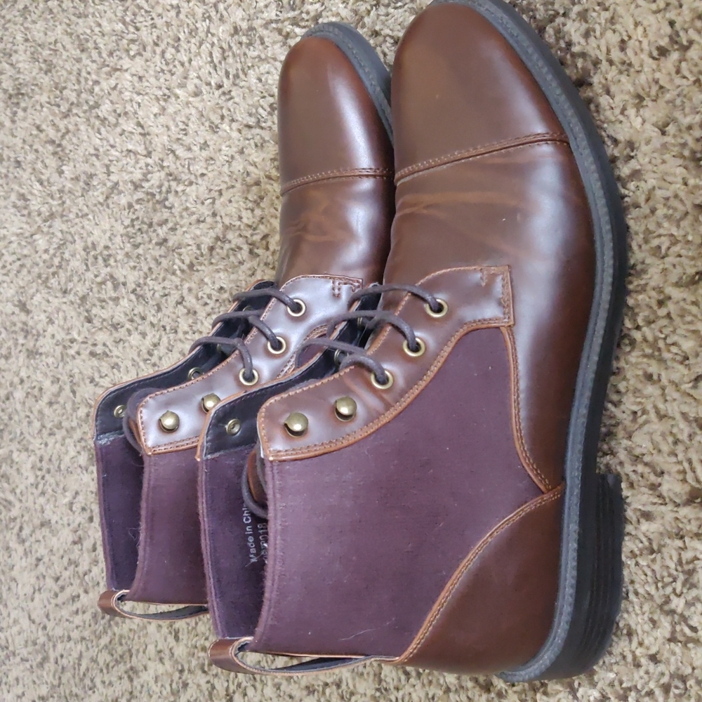 Kenneth Cole Boots, size 11, Brown.